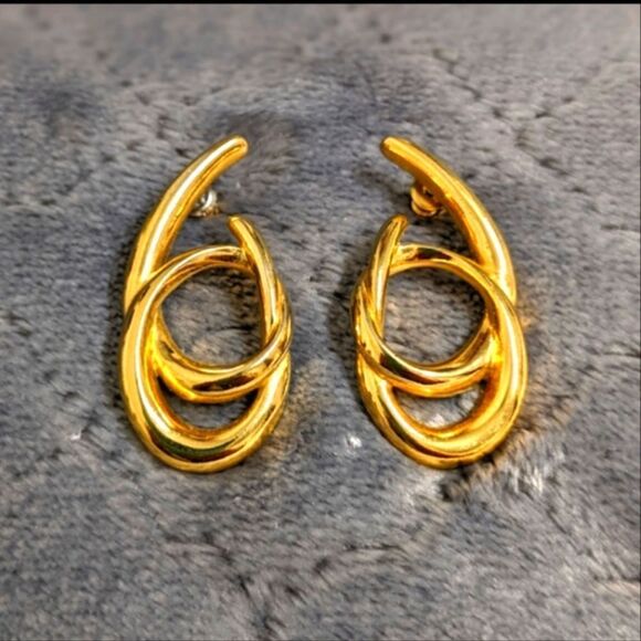 Vintage Crown Trifari Goldtone Double Loop Pierced Earrings - Picture 6 of 8